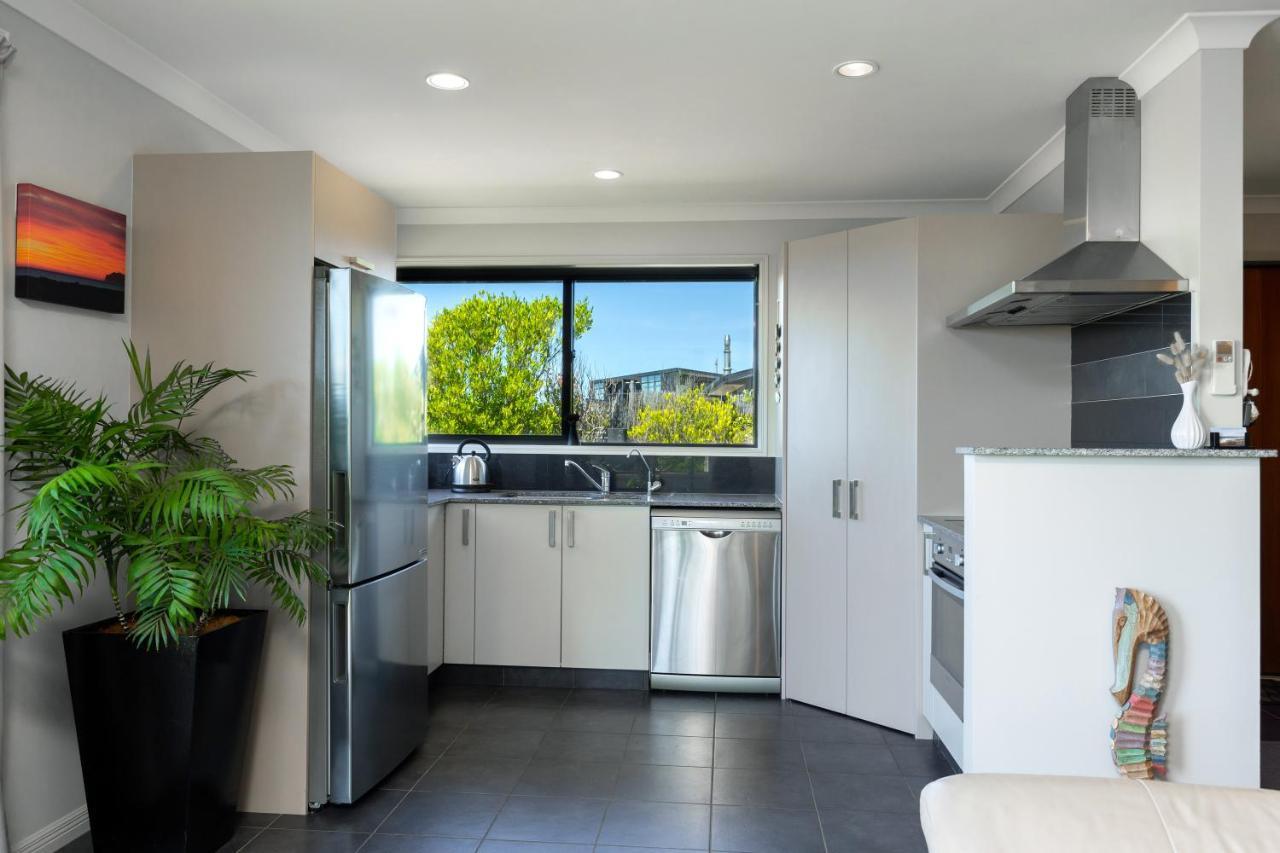 Ocean View Beachfront Apartment Blenheim Eksteriør billede